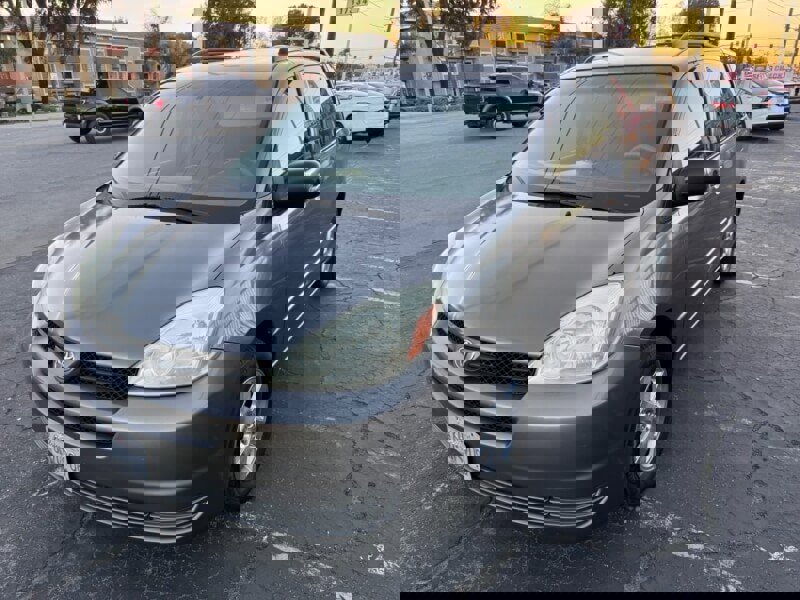 Used 2005 Toyota Sienna CE image 1