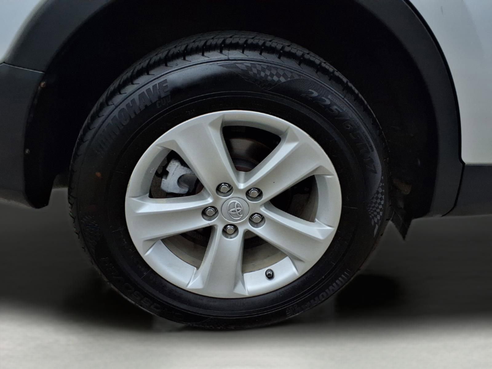 Used 2013 Toyota RAV4 XLE image 9