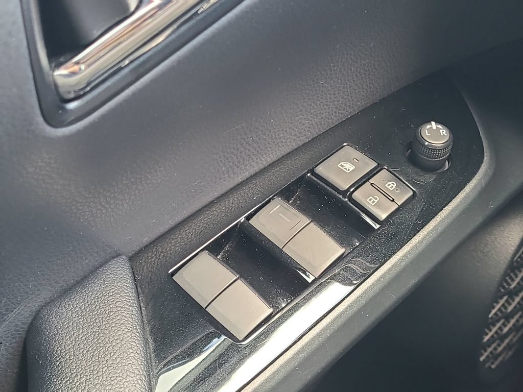 Used 2021 Toyota Prius Prime FWD image 18