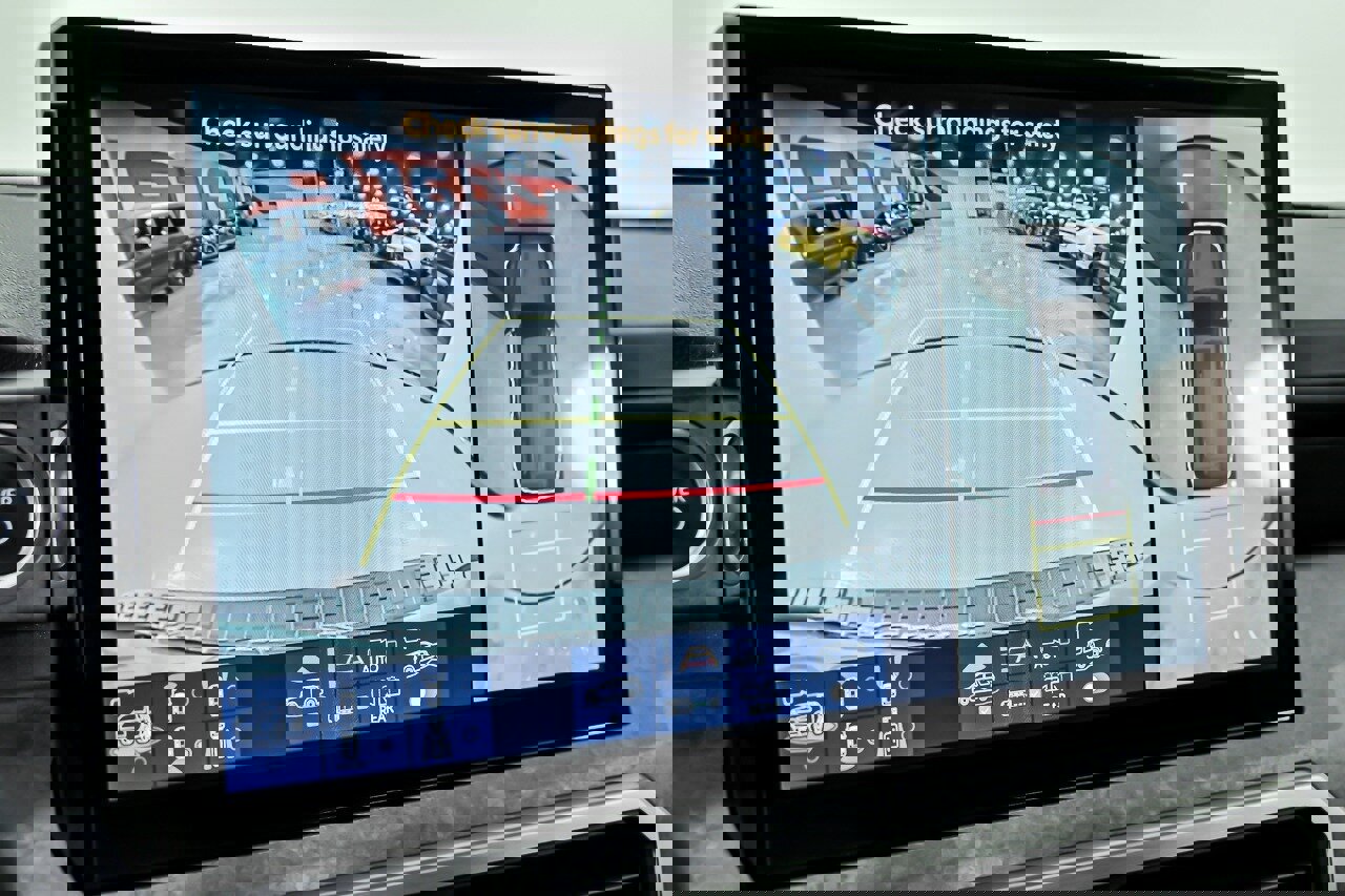 Used 2025 Toyota 4Runner Trailhunter image 31