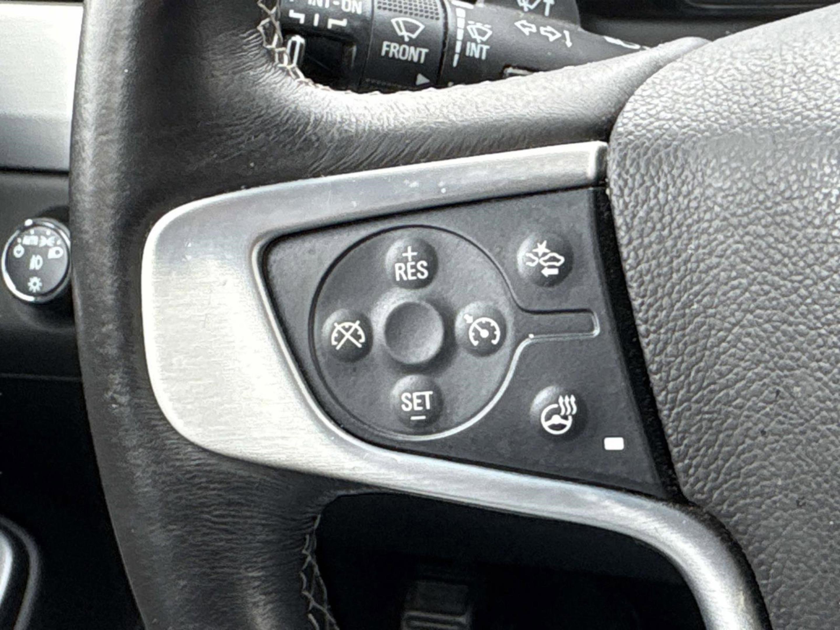 Used 2017 GMC Yukon SLT image 29