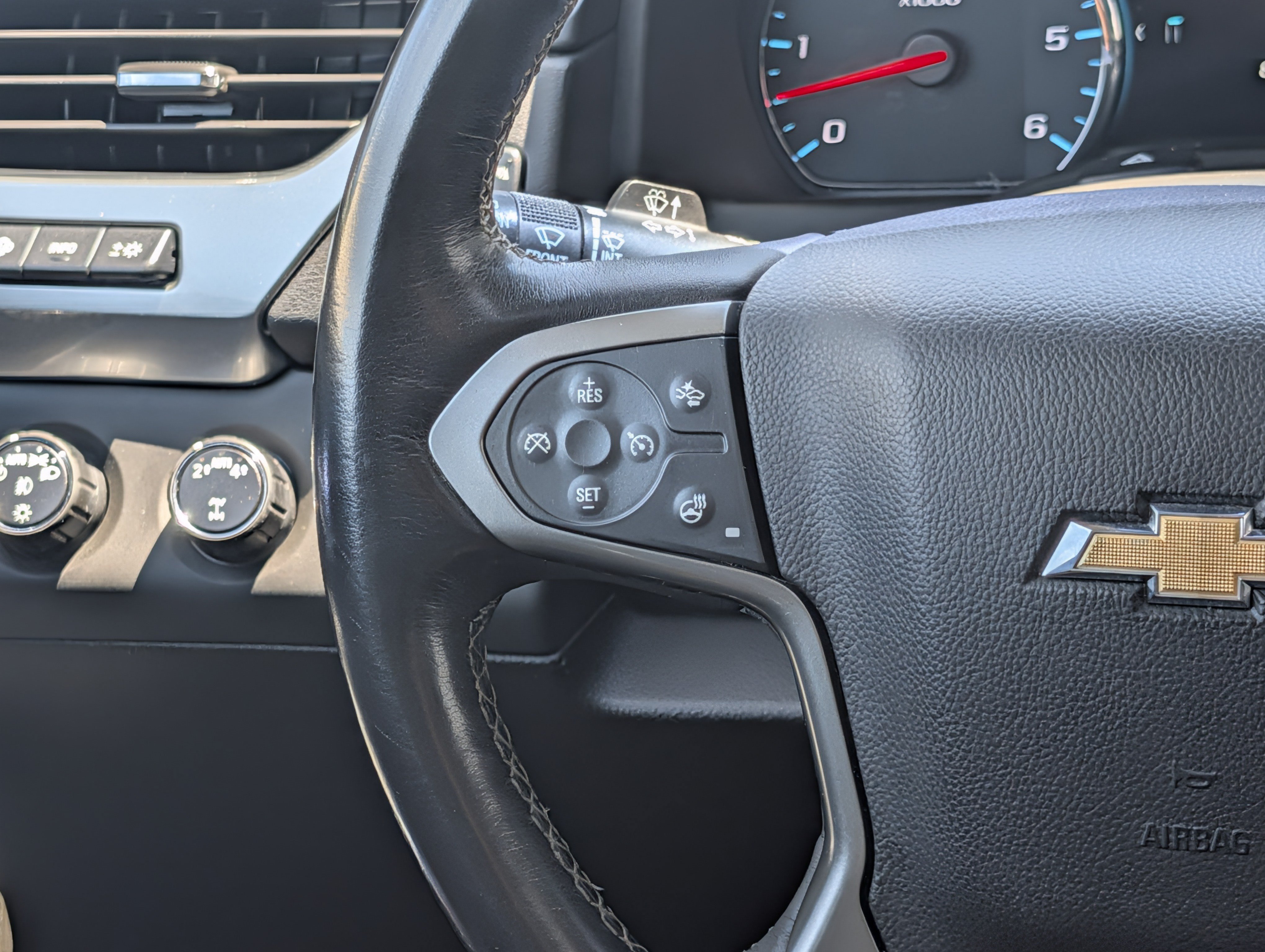 Used 2019 Chevrolet Suburban Premier AWD/4WD image 22