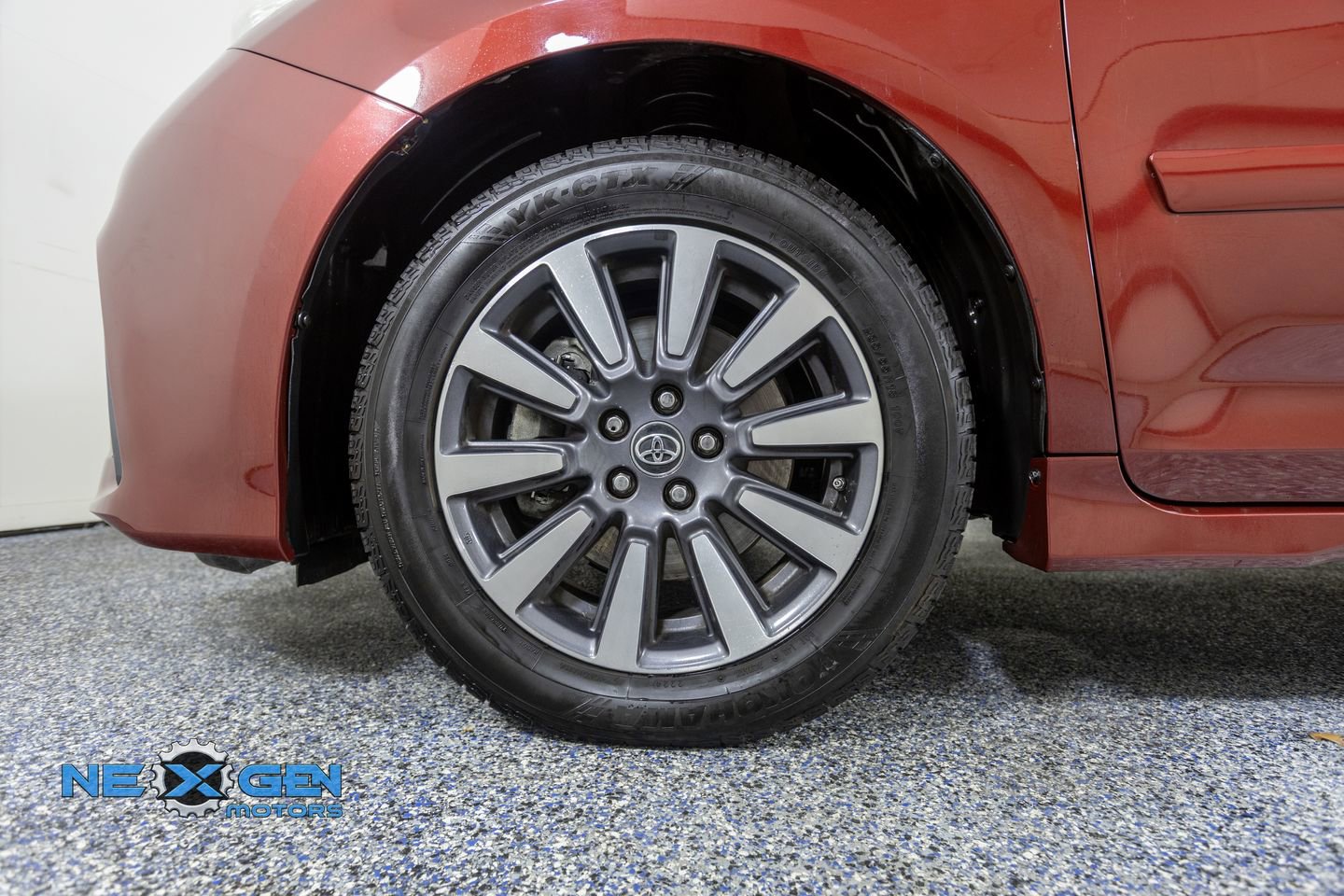 Used 2019 Toyota Sienna XLE w/ XLE Navigation Package image 41