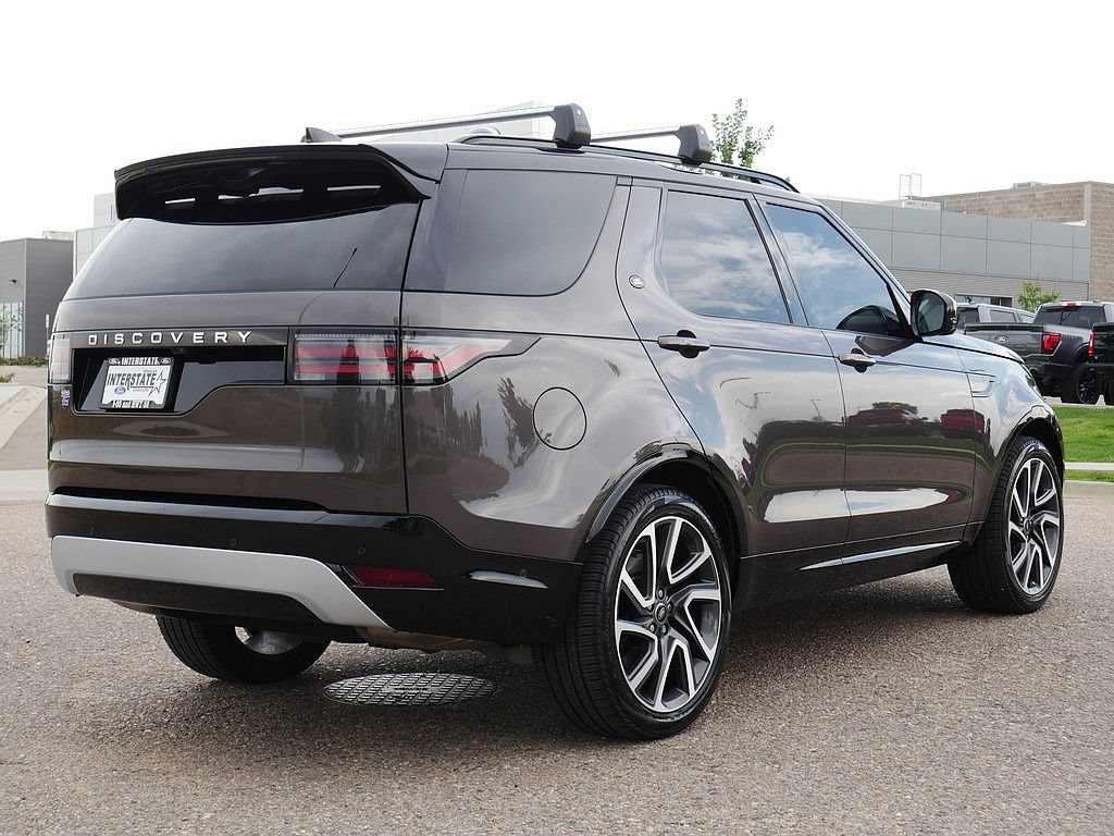 Used 2025 Land Rover Discovery Metropolitan Edition AWD/4WD image 5