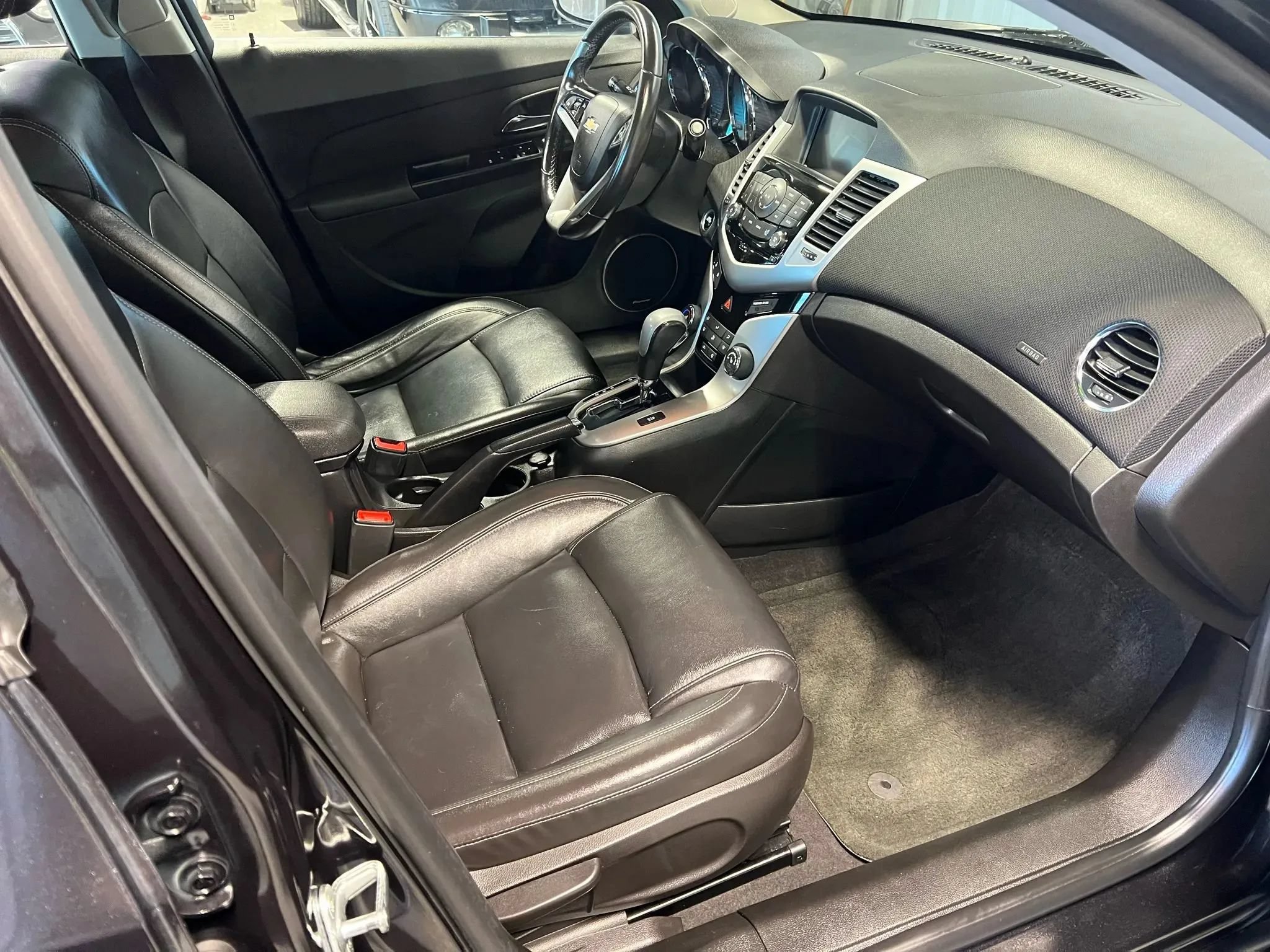Used 2014 Chevrolet Cruze LT w/ Sun, Sound and Sport Package FWD image 15