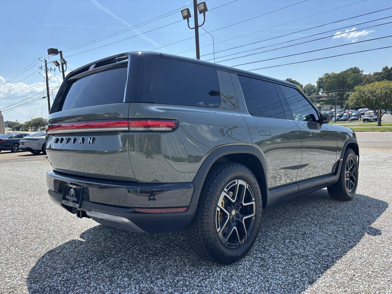 Used 2027 Rivian R2 Performance Dual AWD/4WD image 6