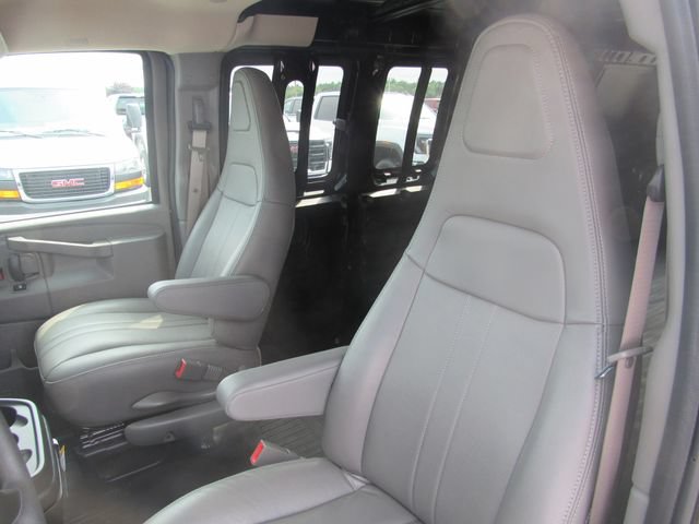 Used 2025 GMC Savana 3500 Extended w/ Driver Convenience Package RWD image 9