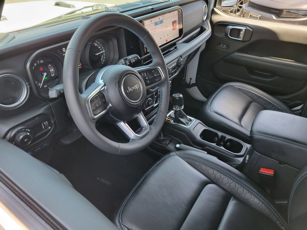 Used 2024 Jeep Wrangler High Altitude AWD/4WD image 3