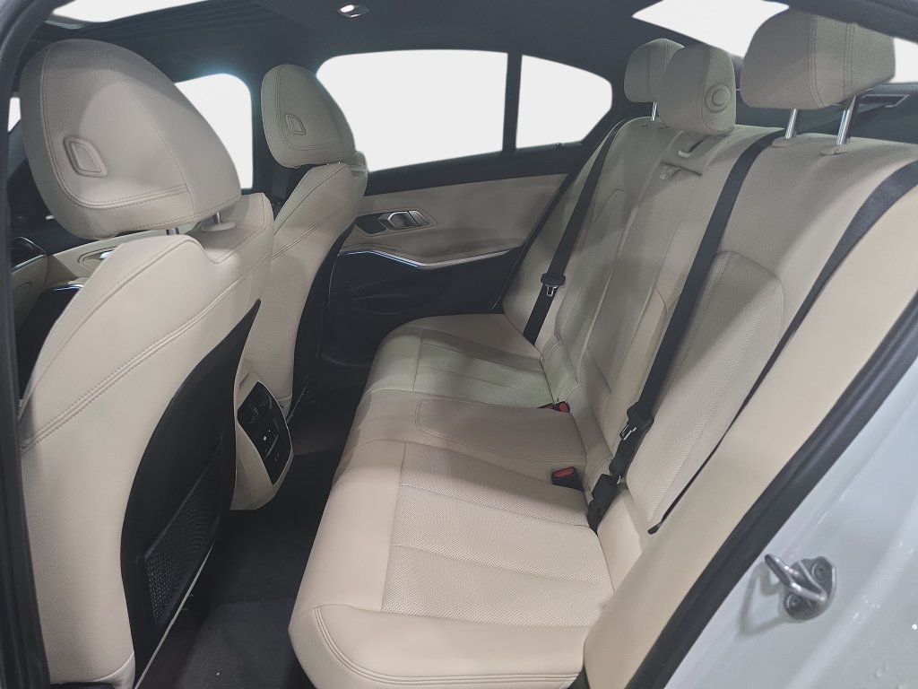 Certified 2023 BMW 330i Sedan w/ Premium Package RWD image 21
