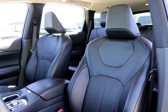 Used 2024 INFINITI QX60 Pure image 11