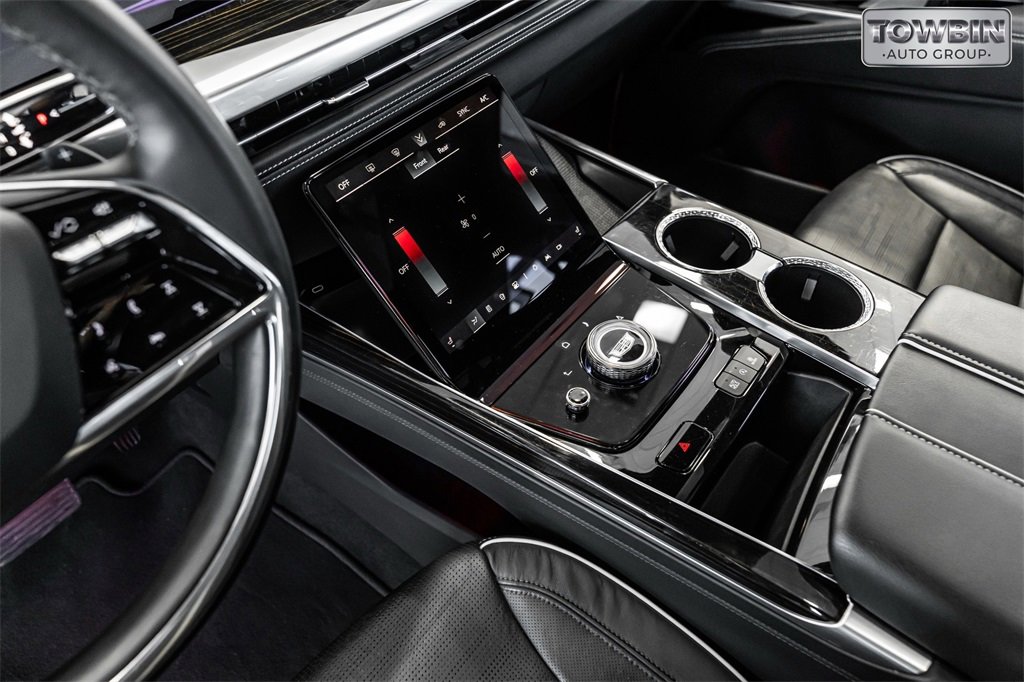 Used 2025 Cadillac Escalade Premium Luxury image 42