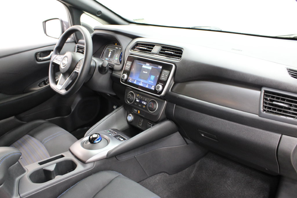 Used 2025 Nissan Leaf S FWD image 23