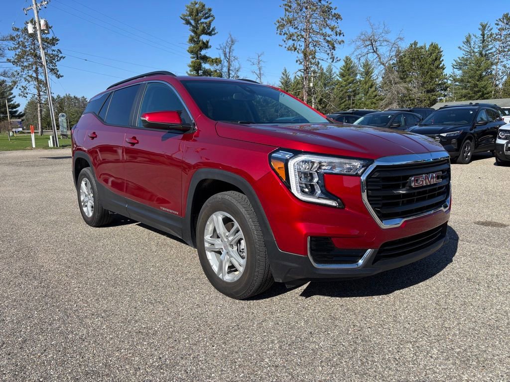 Used 2023 GMC Terrain SLE w/ Driver Convenience Package AWD/4WD image 1
