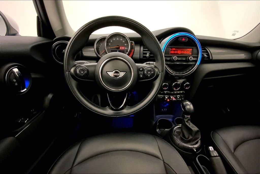 Used 2016 MINI Cooper 2-Door Hardtop image 4
