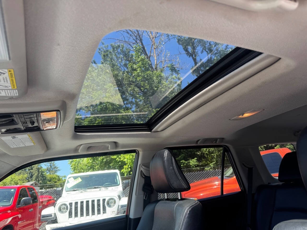 Used 2015 Toyota 4Runner Limited AWD/4WD image 10