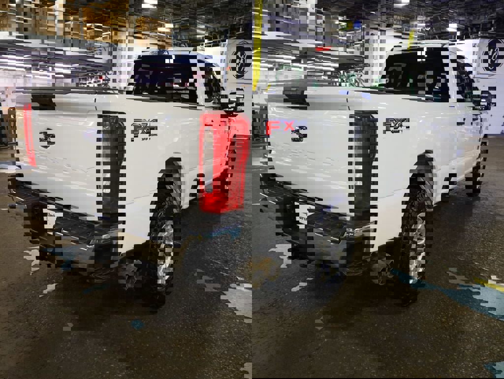 Used 2024 Ford F350 XLT w/ FX4 Off-Road Package image 6