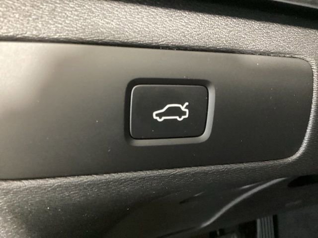 New 2026 Volvo XC90 B6 Ultra w/ Protection Package image 19