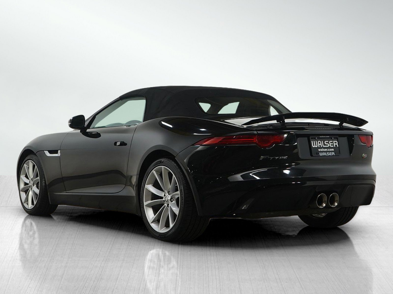 Used 2014 Jaguar F-TYPE S RWD image 3