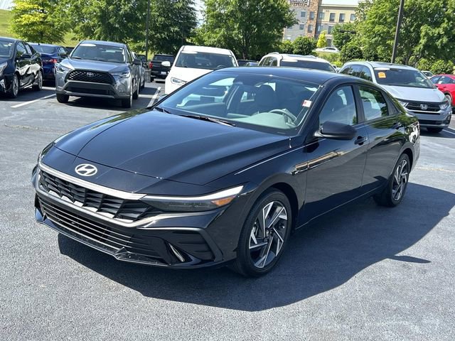 Used 2025 Hyundai Elantra Sport FWD image 8
