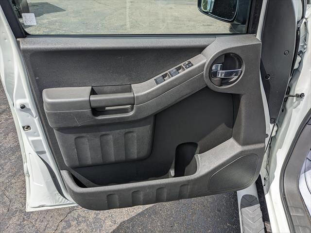 Used 2015 Nissan Xterra PRO-4X w/ Pro-4x Leather Package AWD/4WD image 11