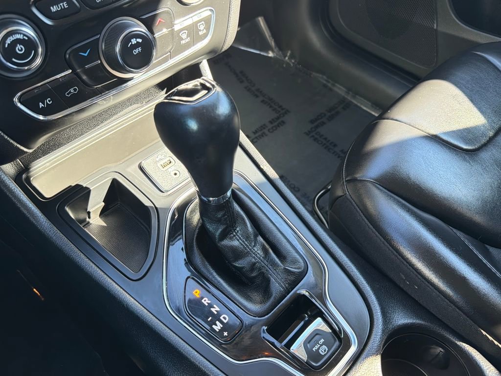 Used 2019 Jeep Cherokee Altitude image 22