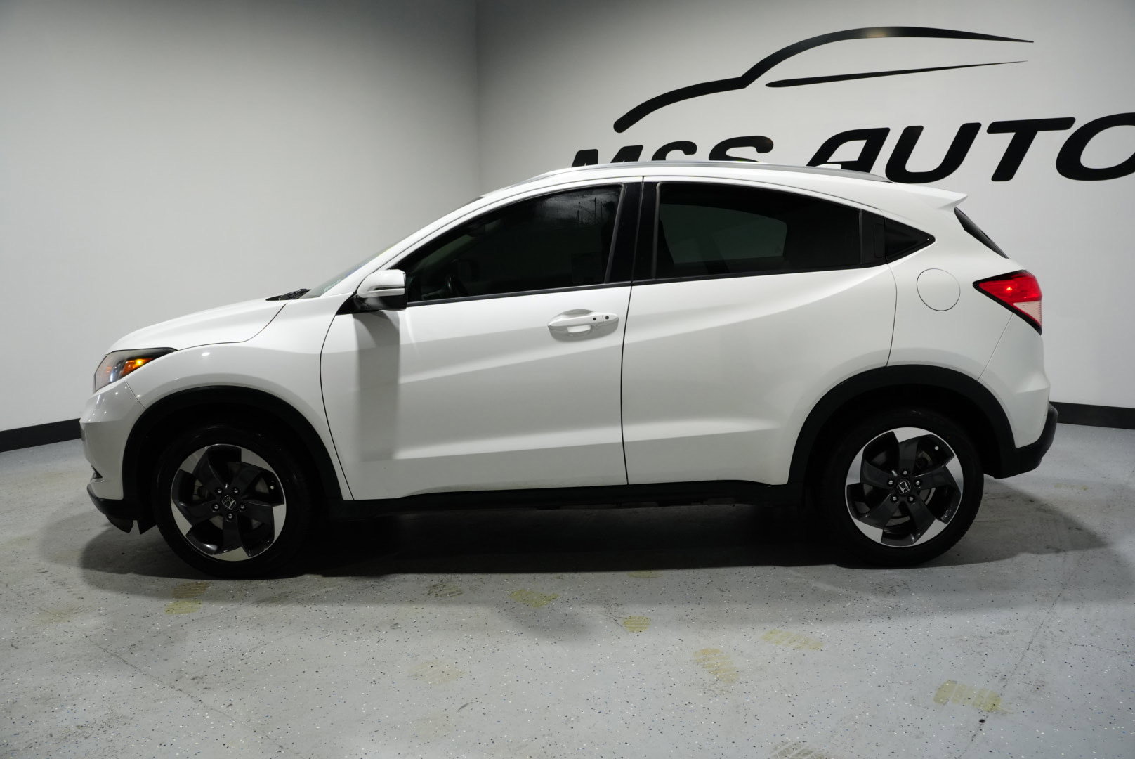 Used 2018 Honda HR-V EX-L image 4
