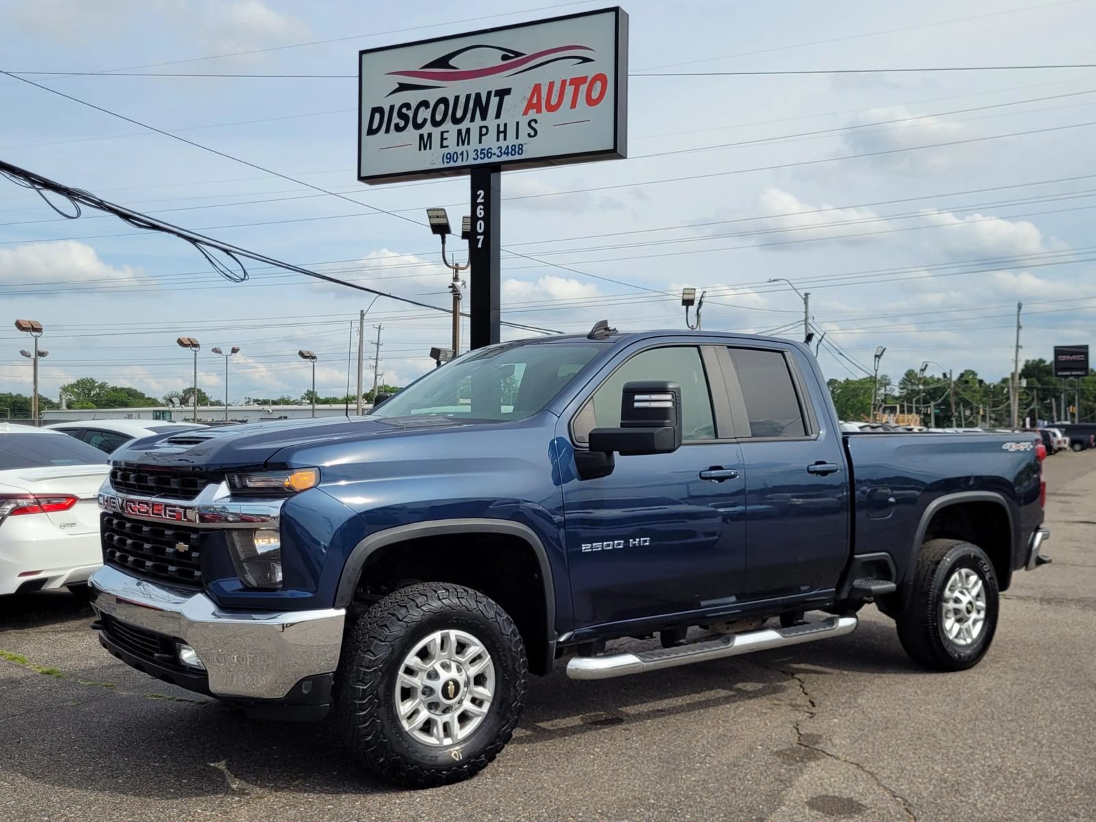 Used 2022 Chevrolet Silverado 2500 LT w/ Convenience Package AWD/4WD image 3