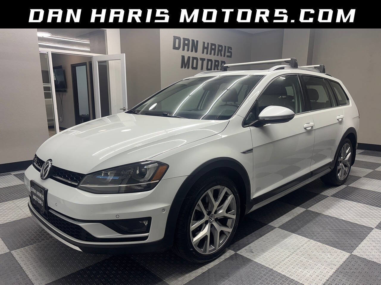Used 2017 Volkswagen Golf Alltrack SEL AWD/4WD image 1