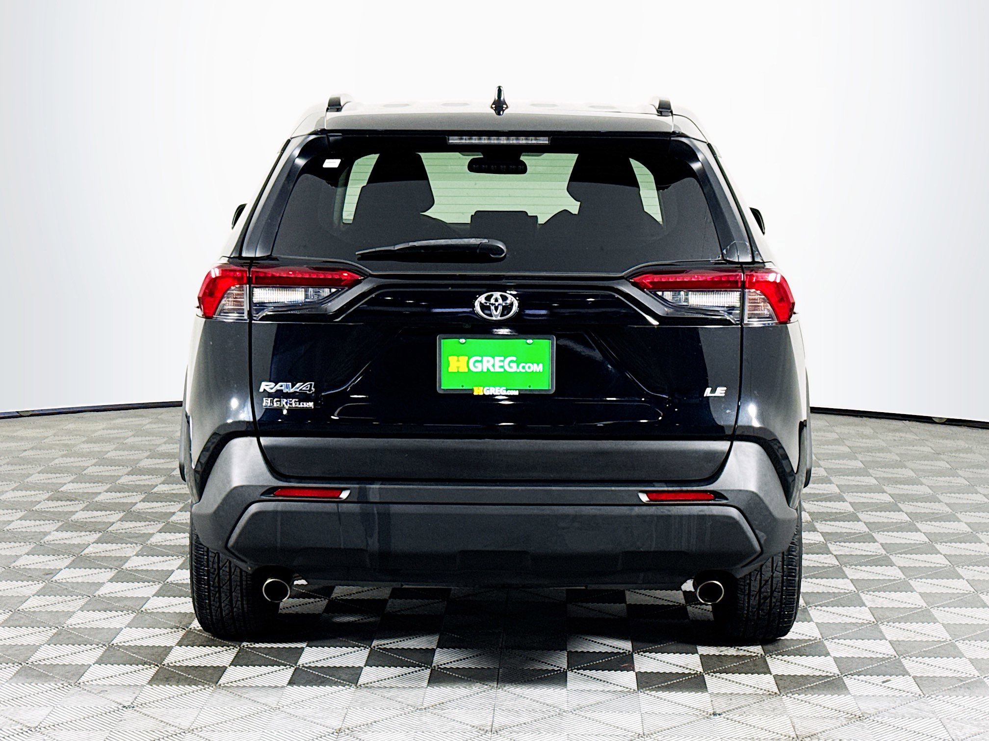Used 2019 Toyota RAV4 LE FWD image 8