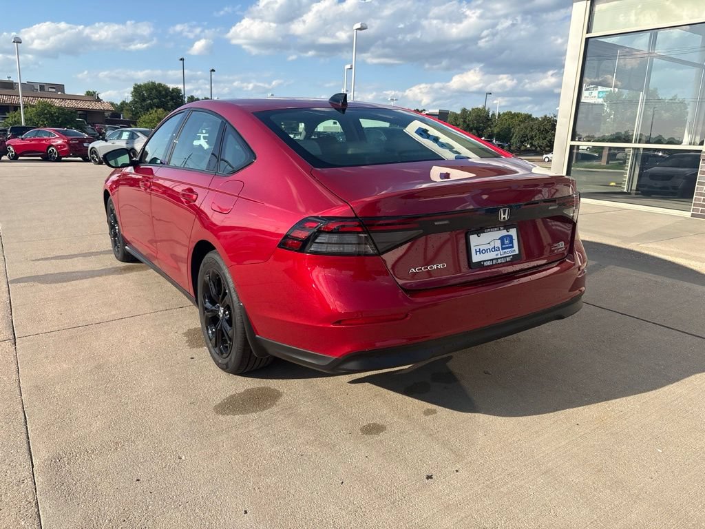 Certified 2025 Honda Accord SE image 7