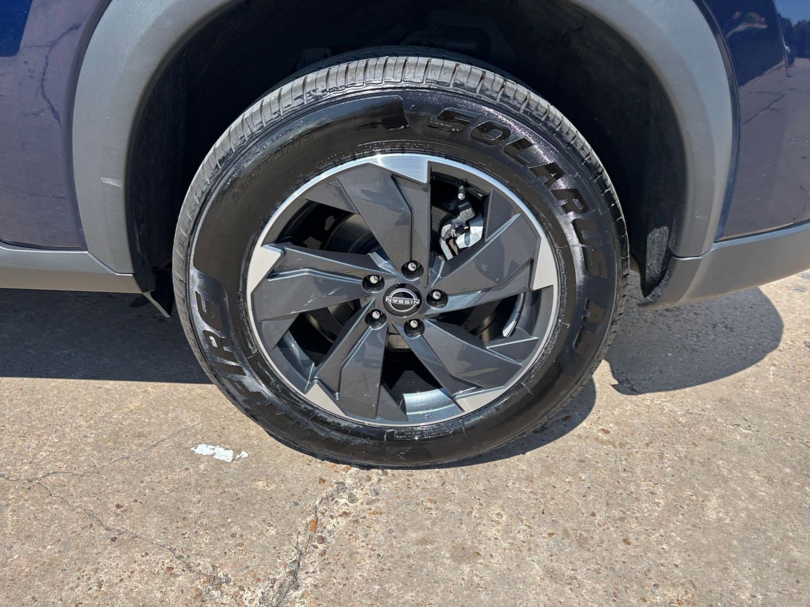 Used 2025 Nissan Rogue SV AWD/4WD image 32