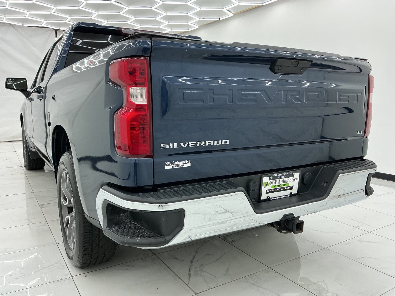 Used 2022 Chevrolet Silverado 1500 LT AWD/4WD image 9