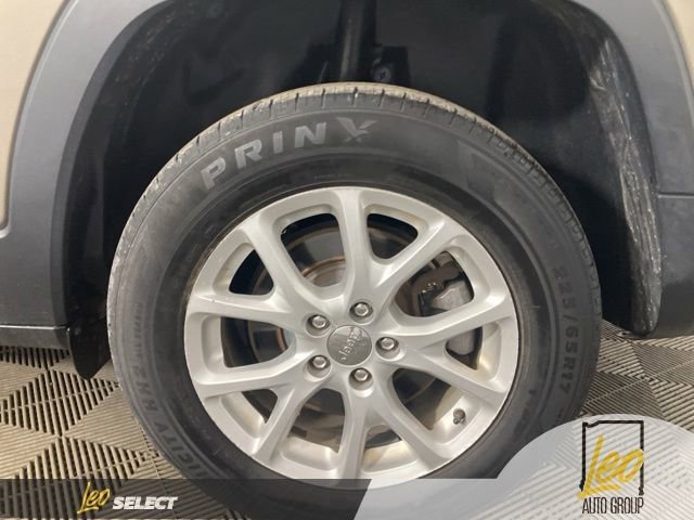 Used 2016 Jeep Cherokee Latitude w/ Comfort/Convenience Group image 24