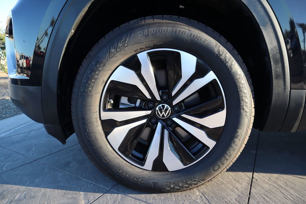 Used 2024 Volkswagen Atlas Cross Sport SE image 32