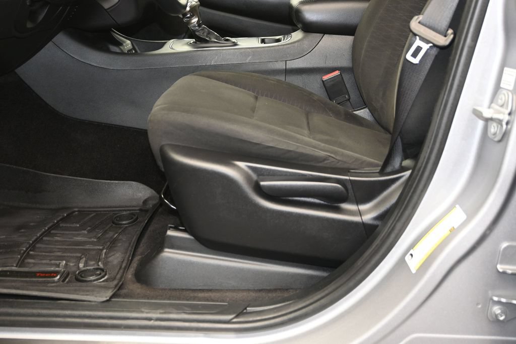Used 2018 Dodge Durango SXT w/ 3rd Row Seating Group RWD image 21