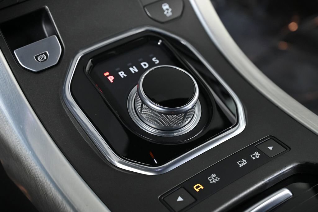 Used 2016 Land Rover Range Rover Evoque SE image 19