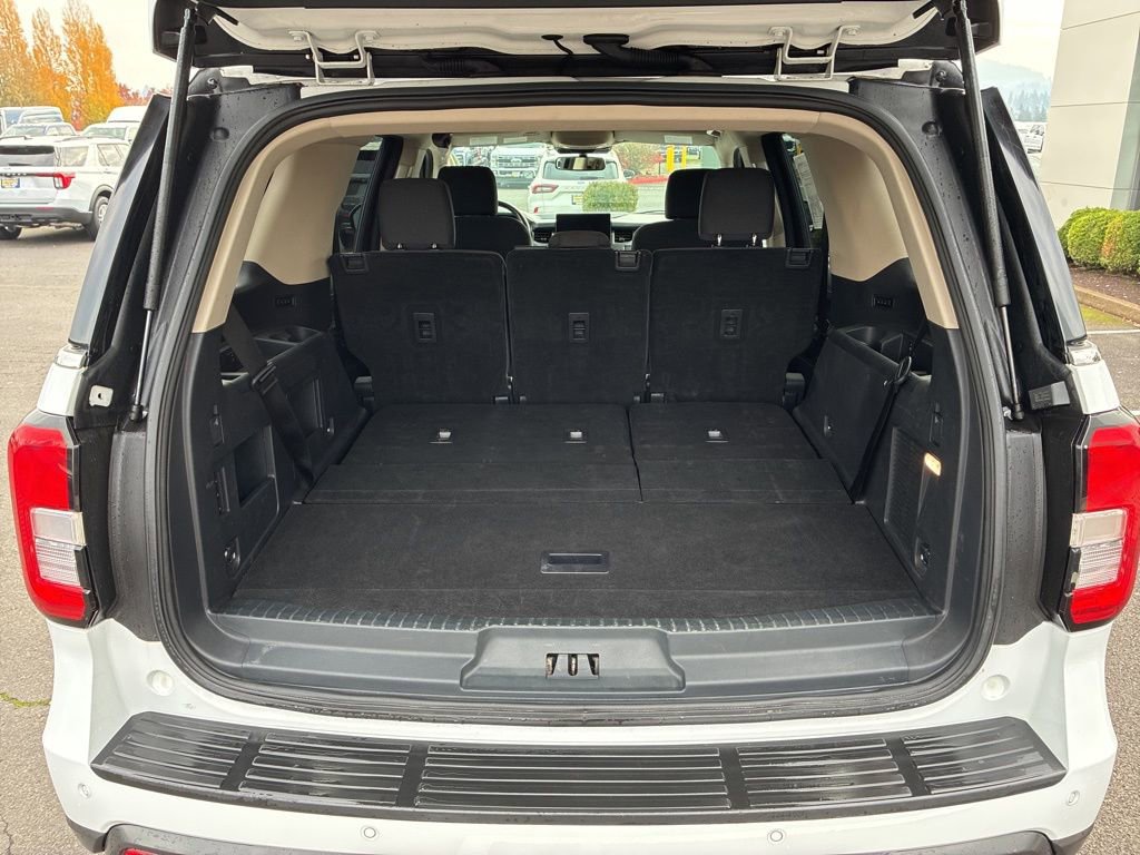 Used 2023 Ford Expedition XLT image 23