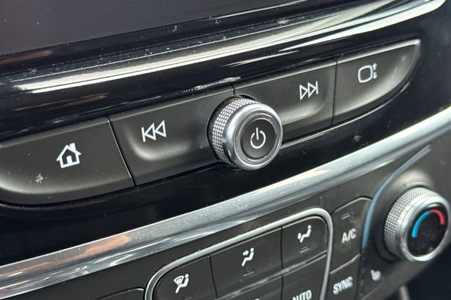 Used 2020 Chevrolet Traverse RS image 33