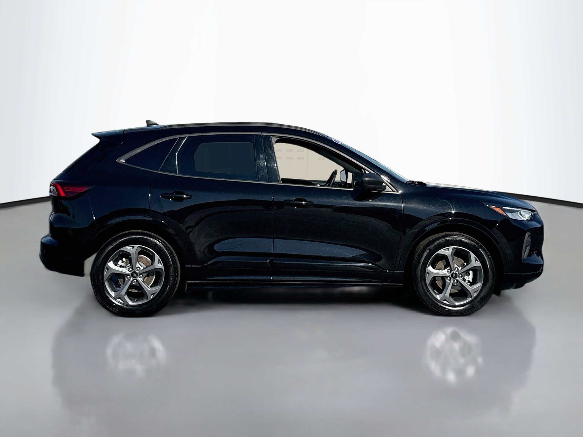 Used 2023 Ford Escape ST-Line w/ Tech Pack #1 AWD/4WD image 8