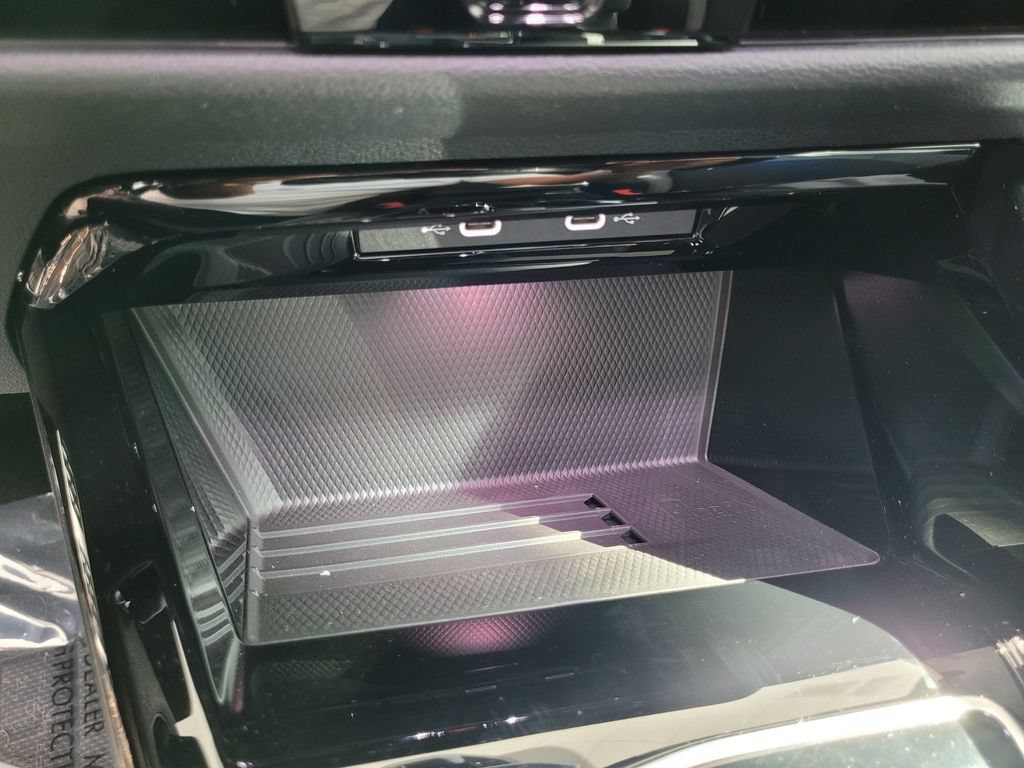 New 2025 Volkswagen Golf R Black Edition AWD/4WD image 21