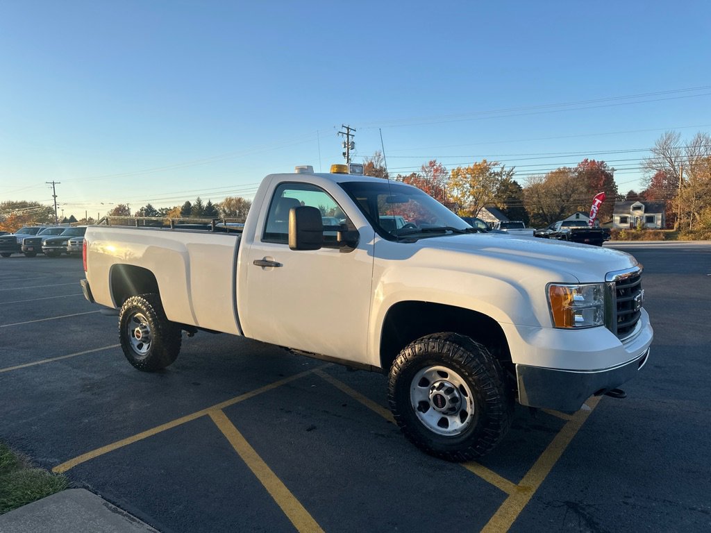 Used 2010 GMC Sierra 3500 W/T image 4