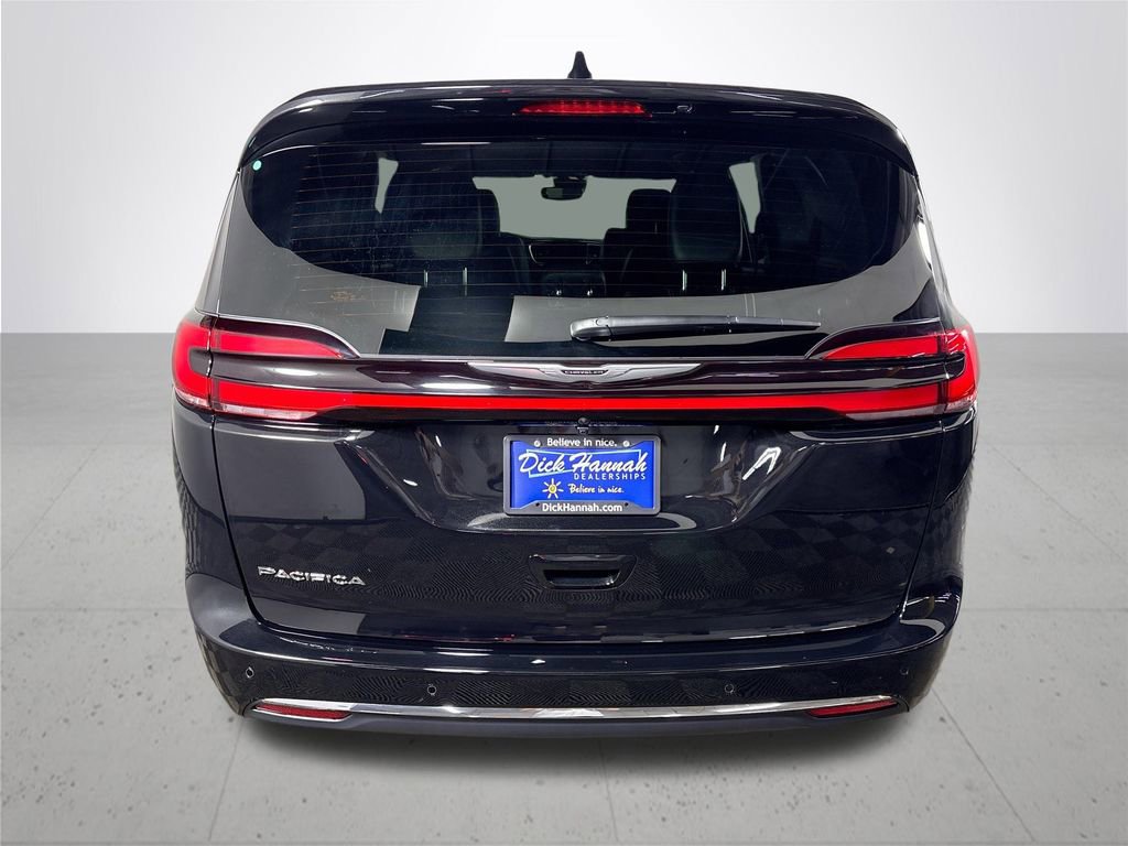 New 2026 Chrysler Pacifica Select image 7