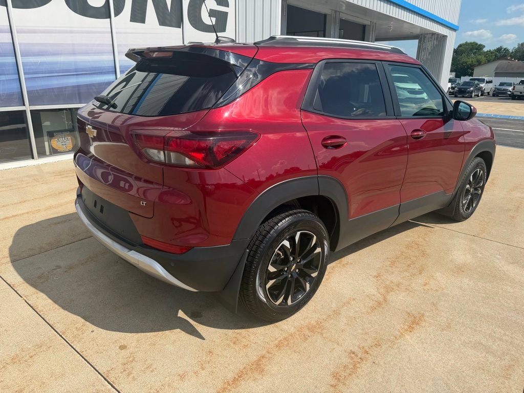 Used 2022 Chevrolet TrailBlazer LT w/ Convenience Package FWD image 3