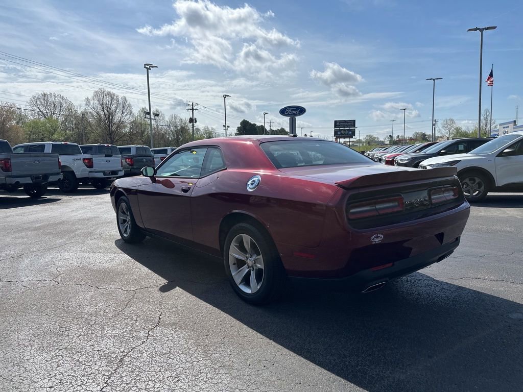Used 2020 Dodge Challenger SXT image 5