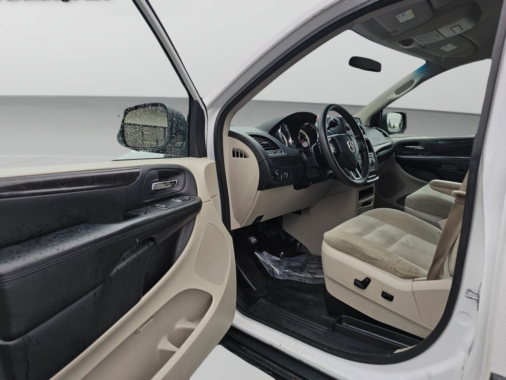 Used 2014 RAM C/V Tradesman FWD image 31