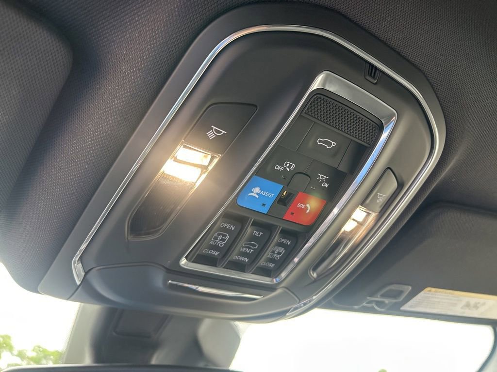 Certified 2024 Jeep Grand Cherokee Limited image 45