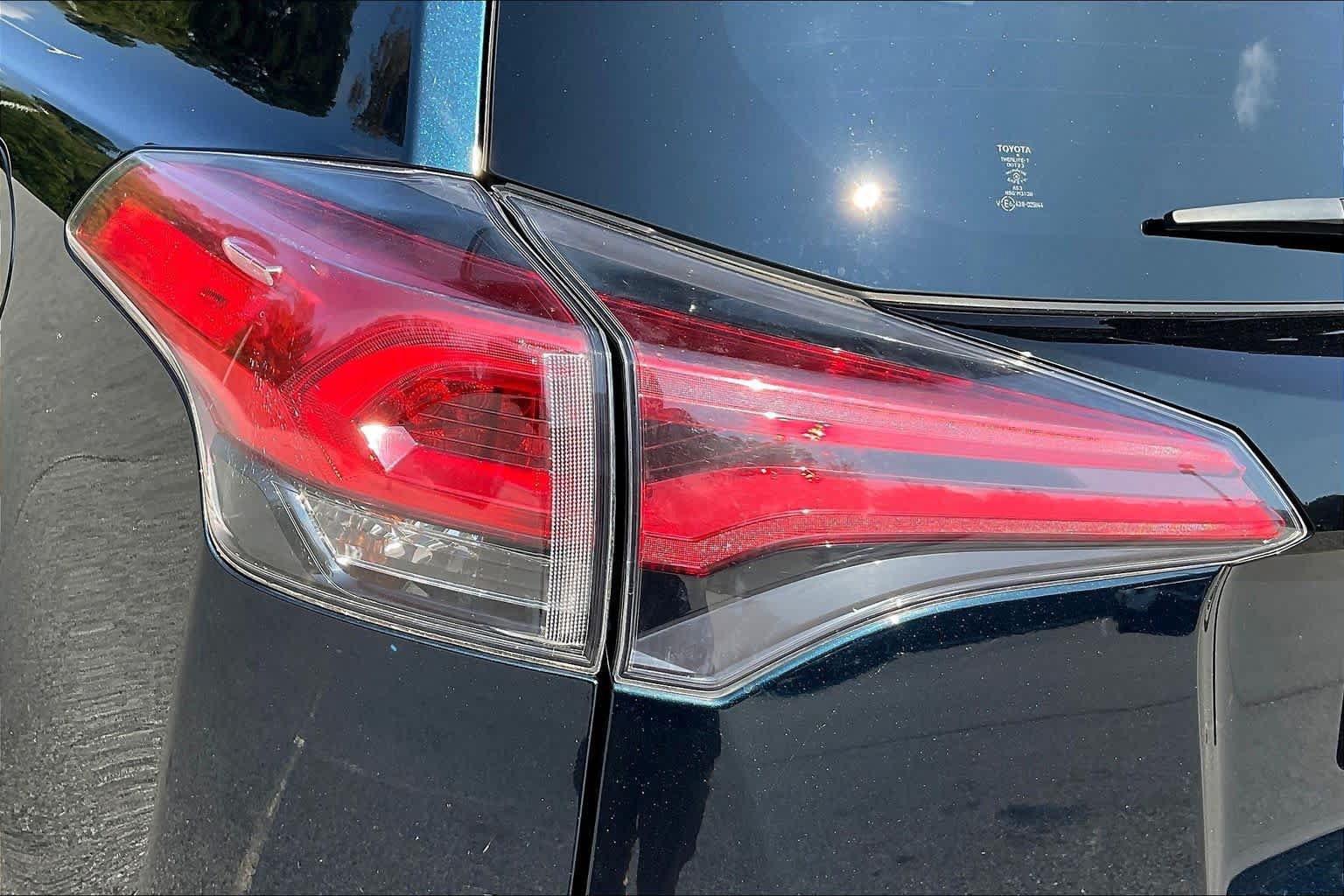 Used 2017 Toyota RAV4 SE w/ Power Extra Value Package FWD image 29