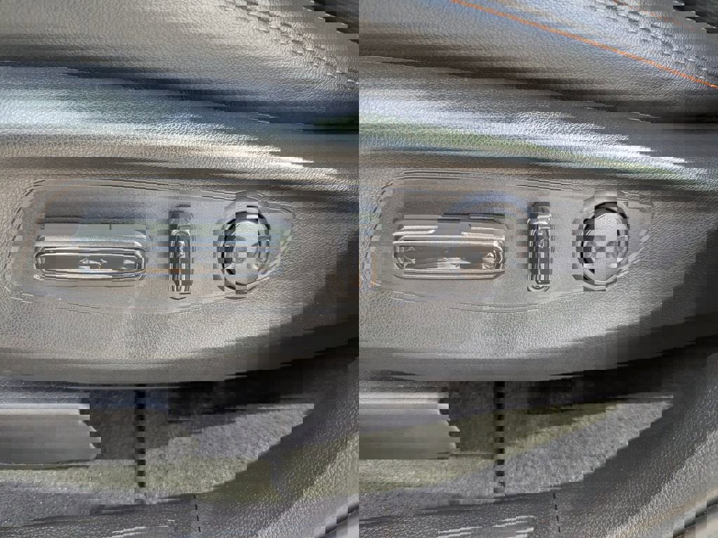 Used 2025 Honda CR-V Sport Touring image 18