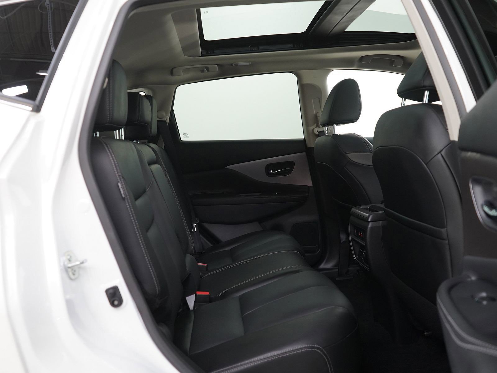 Used 2024 Nissan Murano SL image 11