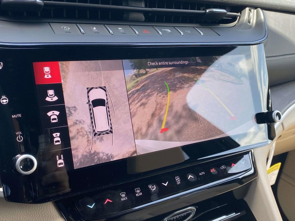 New 2026 Jeep Grand Cherokee Limited w/ Luxury Tech Group II RWD image 25